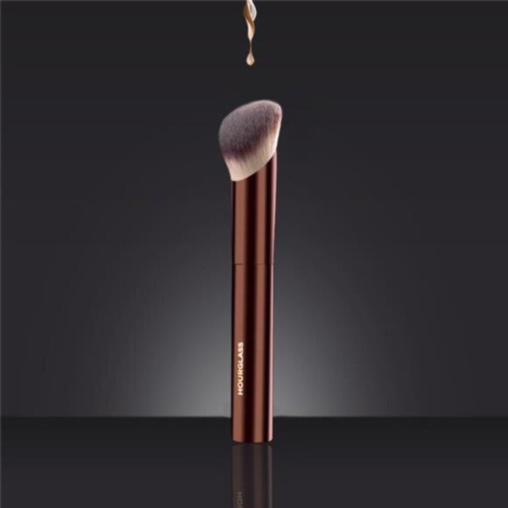 Hourglass Makeup Brush- No.21 Ambient Soft Glow Foundation Brush Soft Fiber NEW - Picture 4 of 7